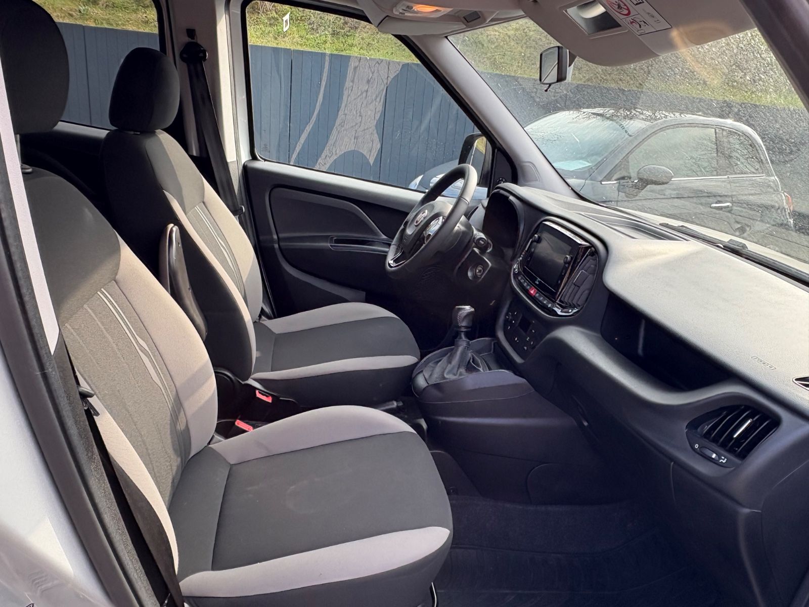Fahrzeugabbildung Fiat Doblo Doblò SX Kombi