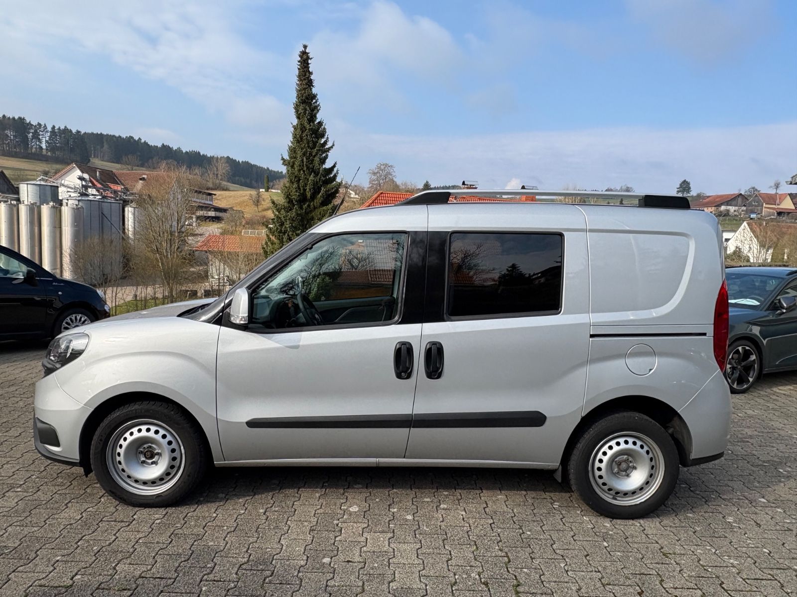 Fahrzeugabbildung Fiat Doblo Doblò SX Kombi