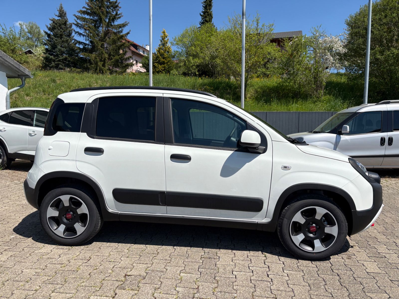 Fahrzeugabbildung Fiat Panda Cross CARPLAY, PDC, KLIMATRONIC