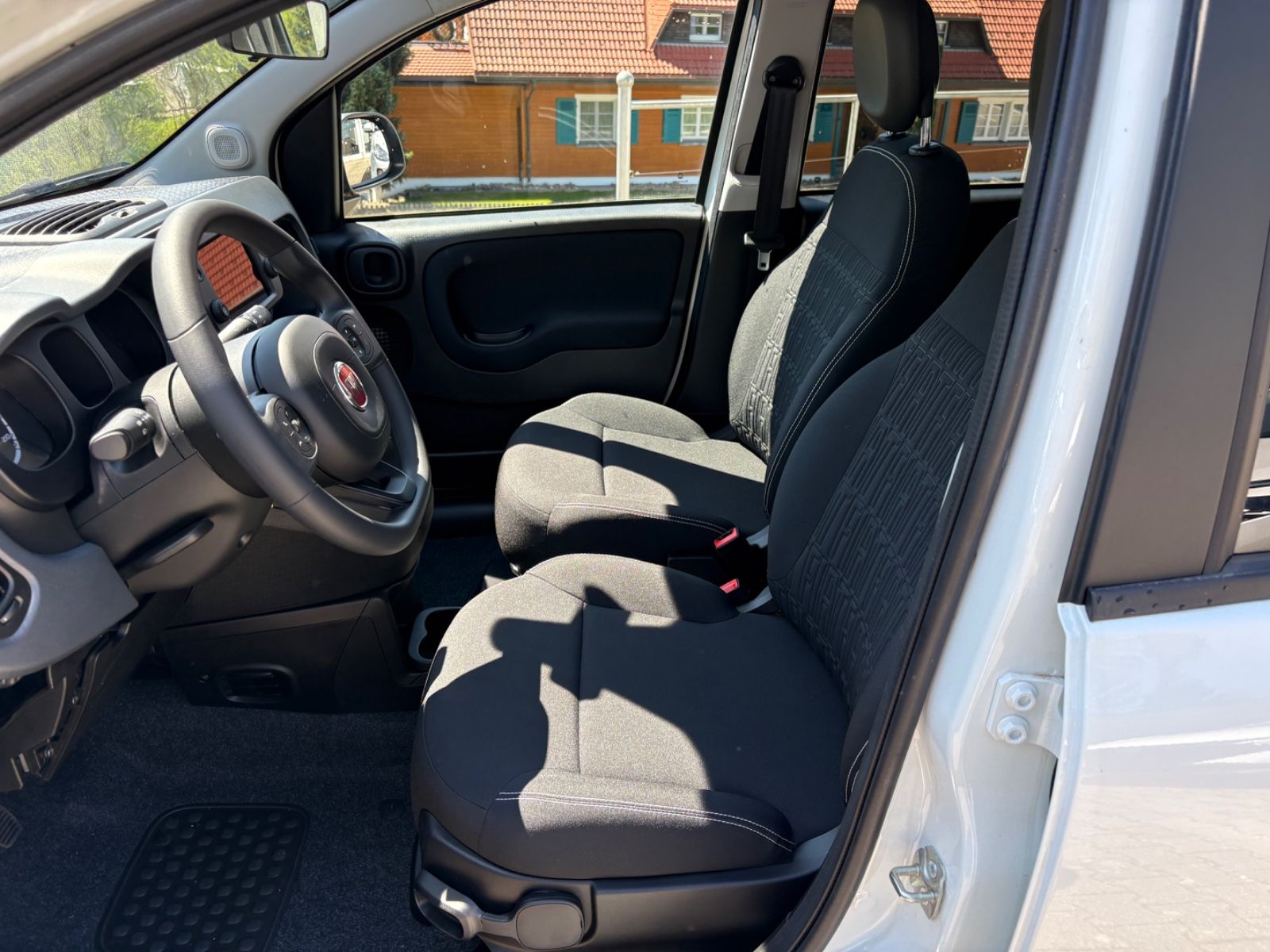 Fahrzeugabbildung Fiat Panda Cross CARPLAY, PDC, KLIMATRONIC