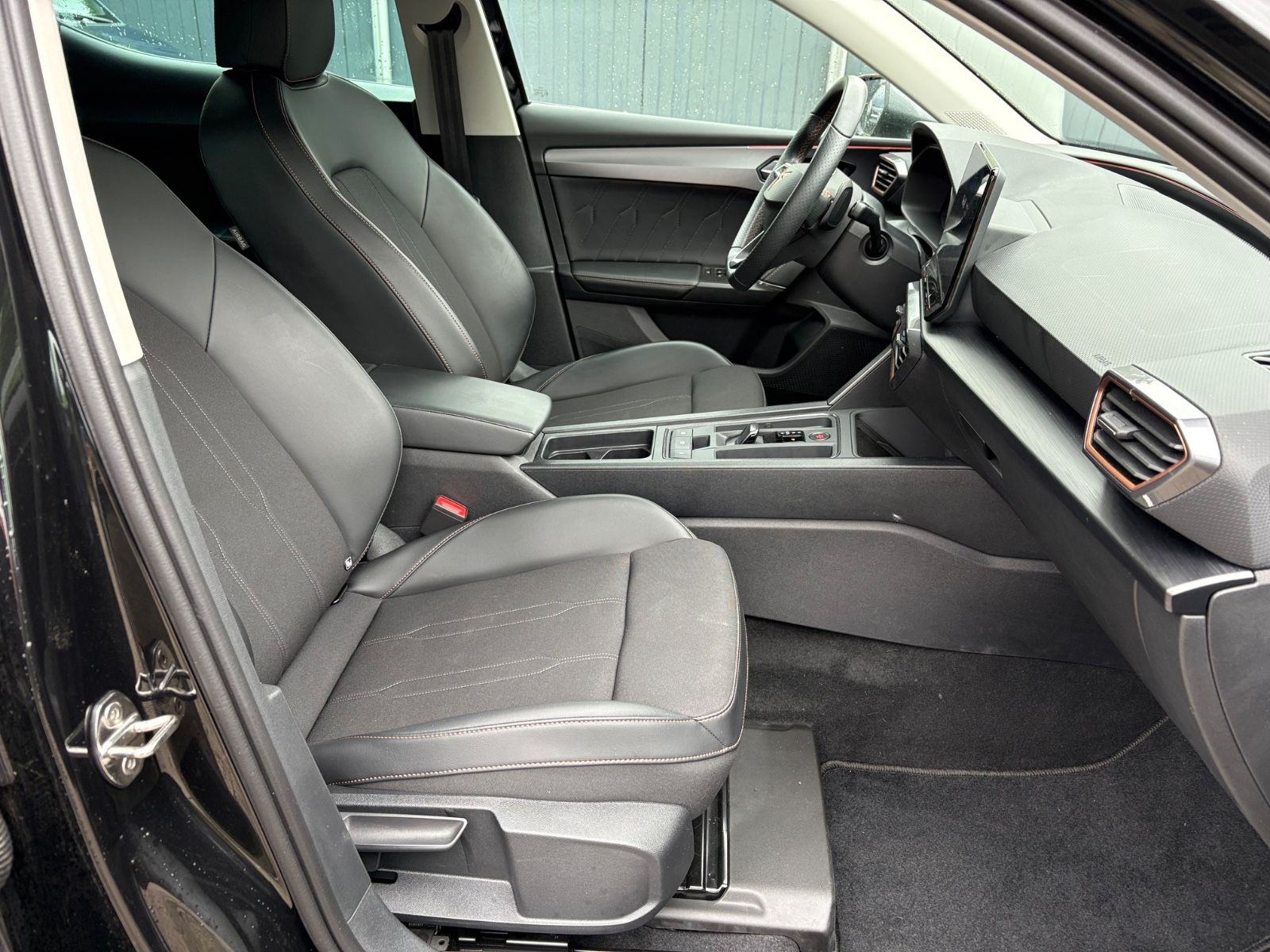 Fahrzeugabbildung CUPRA Leon 1.5 eTSI 110kW DSG NAVI, LED, KAMERA