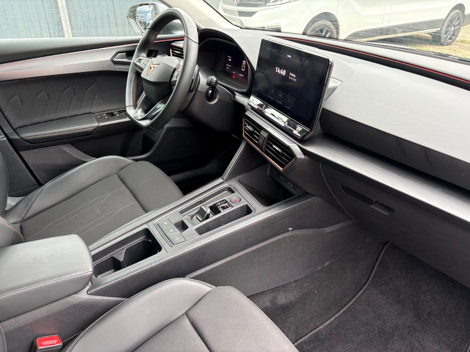 Fahrzeugabbildung CUPRA Leon 1.5 eTSI 110kW DSG NAVI, LED, KAMERA