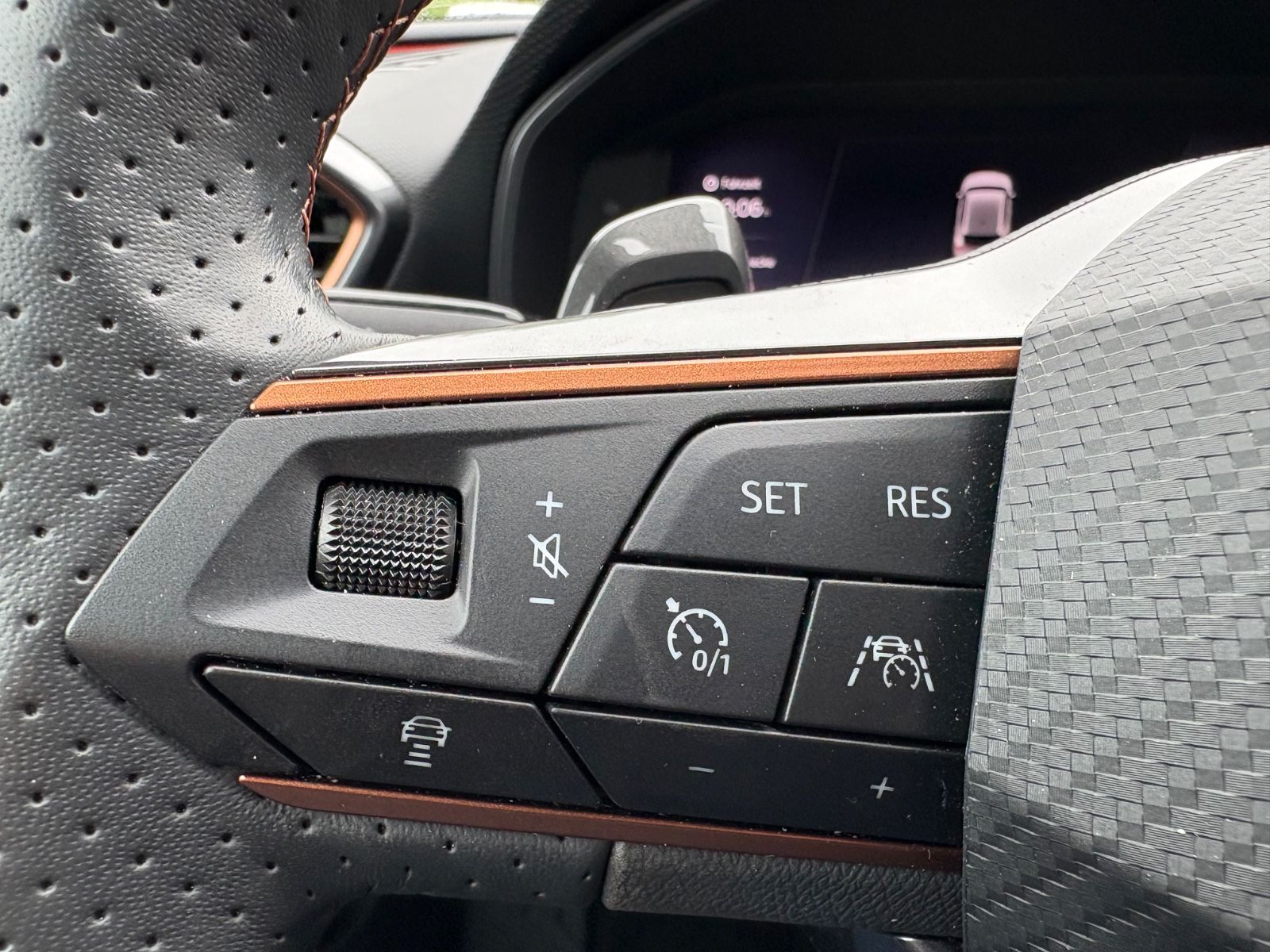 Fahrzeugabbildung CUPRA Leon 1.5 eTSI 110kW DSG NAVI, LED, KAMERA