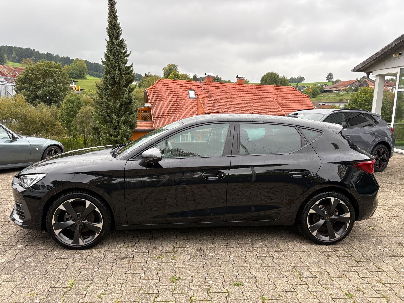 Fahrzeugabbildung CUPRA Leon 1.5 eTSI 110kW DSG NAVI, LED, KAMERA