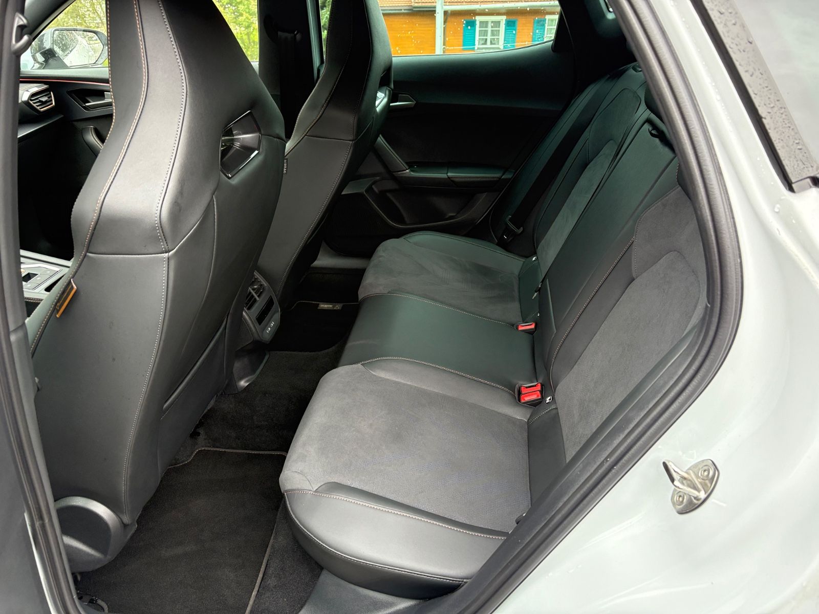 Fahrzeugabbildung CUPRA Formentor VZ 2.0 TSI 245 kW 4Drive