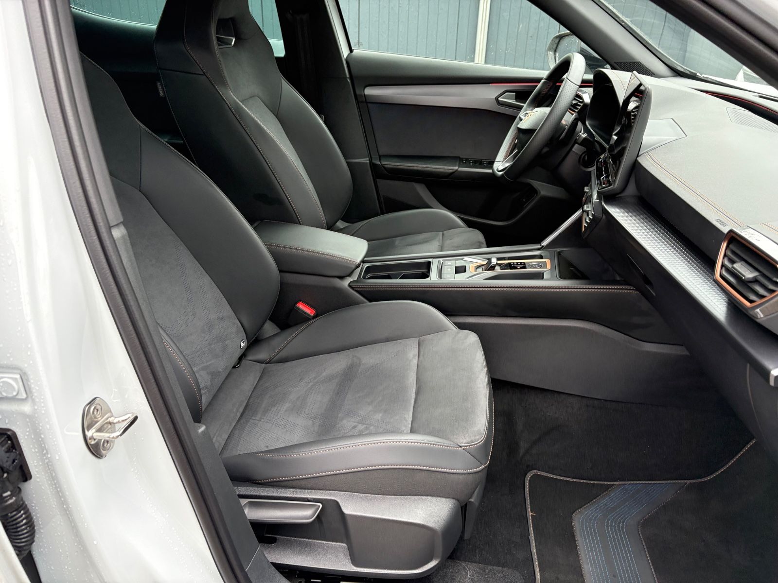 Fahrzeugabbildung CUPRA Formentor VZ 2.0 TSI 245 kW 4Drive