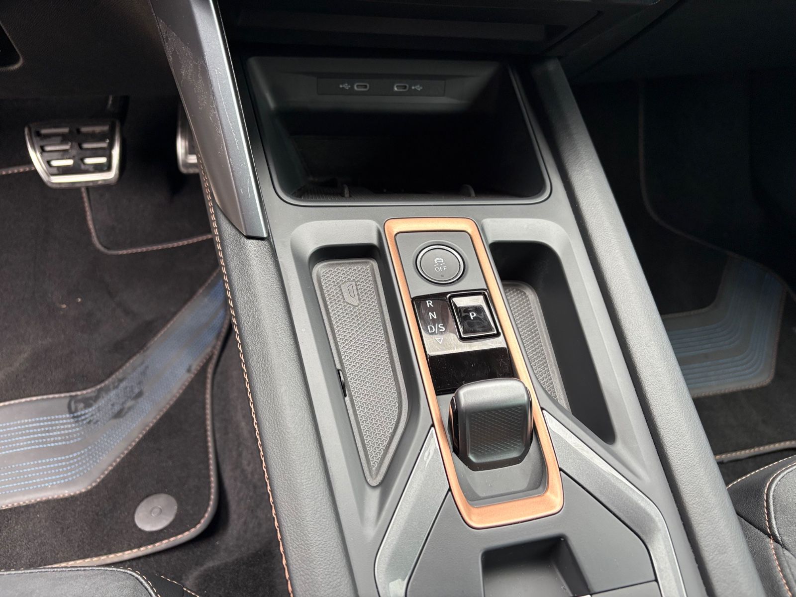 Fahrzeugabbildung CUPRA Formentor VZ 2.0 TSI 245 kW 4Drive