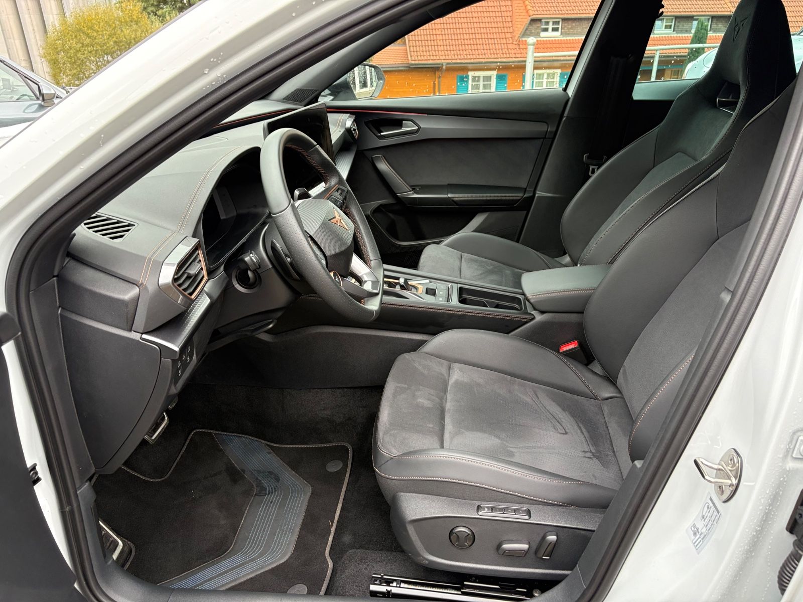 Fahrzeugabbildung CUPRA Formentor VZ 2.0 TSI 245 kW 4Drive