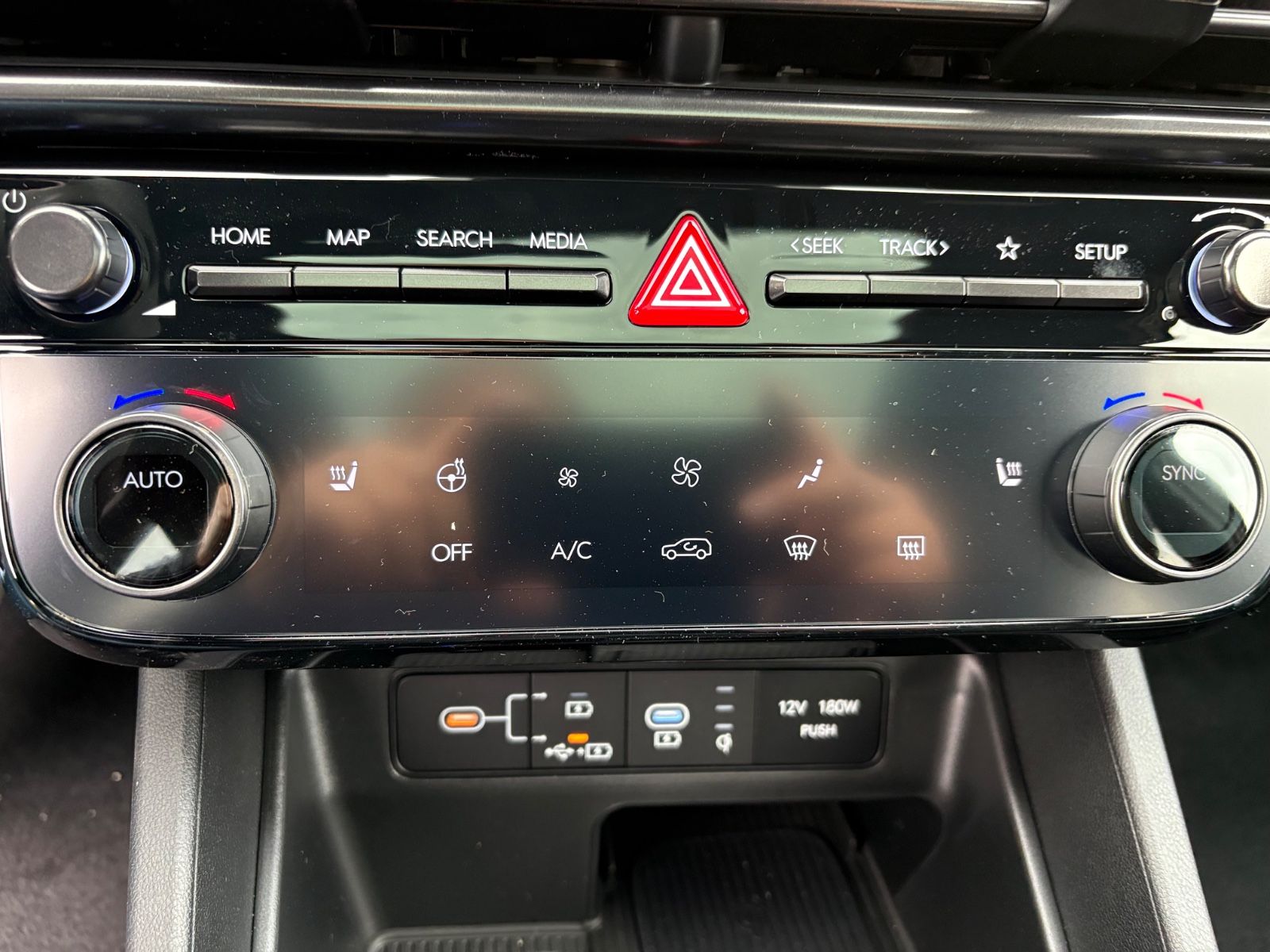 Fahrzeugabbildung Hyundai TUCSON 1.6 T-GDI ALLRAD,NAVI, AUTOMATIK, KAMERA