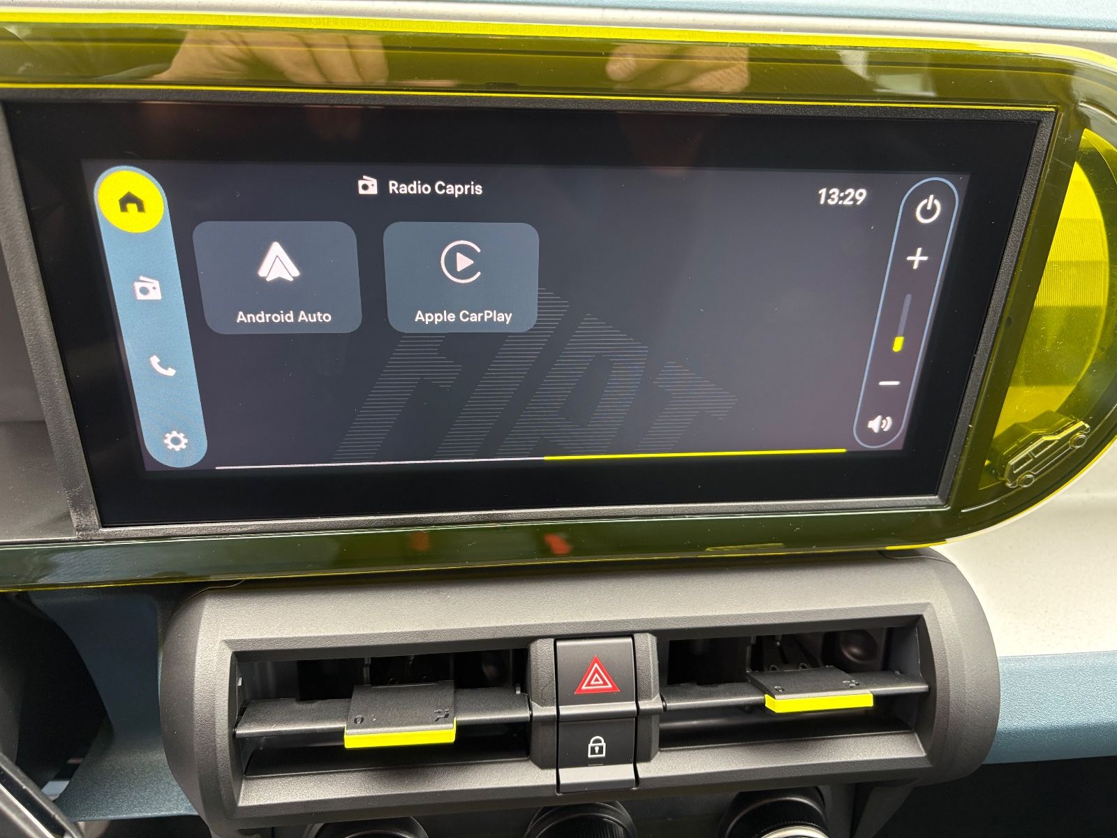Fahrzeugabbildung Fiat Grande Panda 1.2 Hybrid AUTOMATIK, LED, CARPLAY
