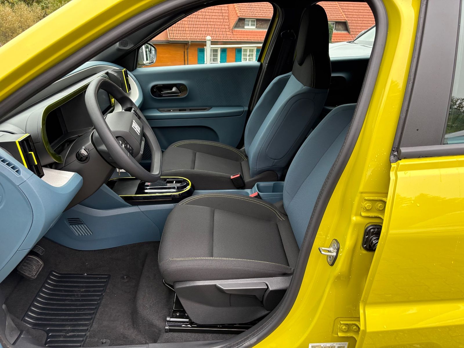 Fahrzeugabbildung Fiat Grande Panda 1.2 Hybrid AUTOMATIK, LED, CARPLAY