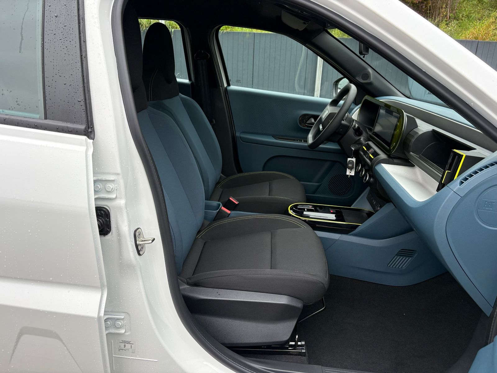 Fahrzeugabbildung Fiat Grande Panda 1.2 Hybrid AUTOMATIK, LED, CARPLAY