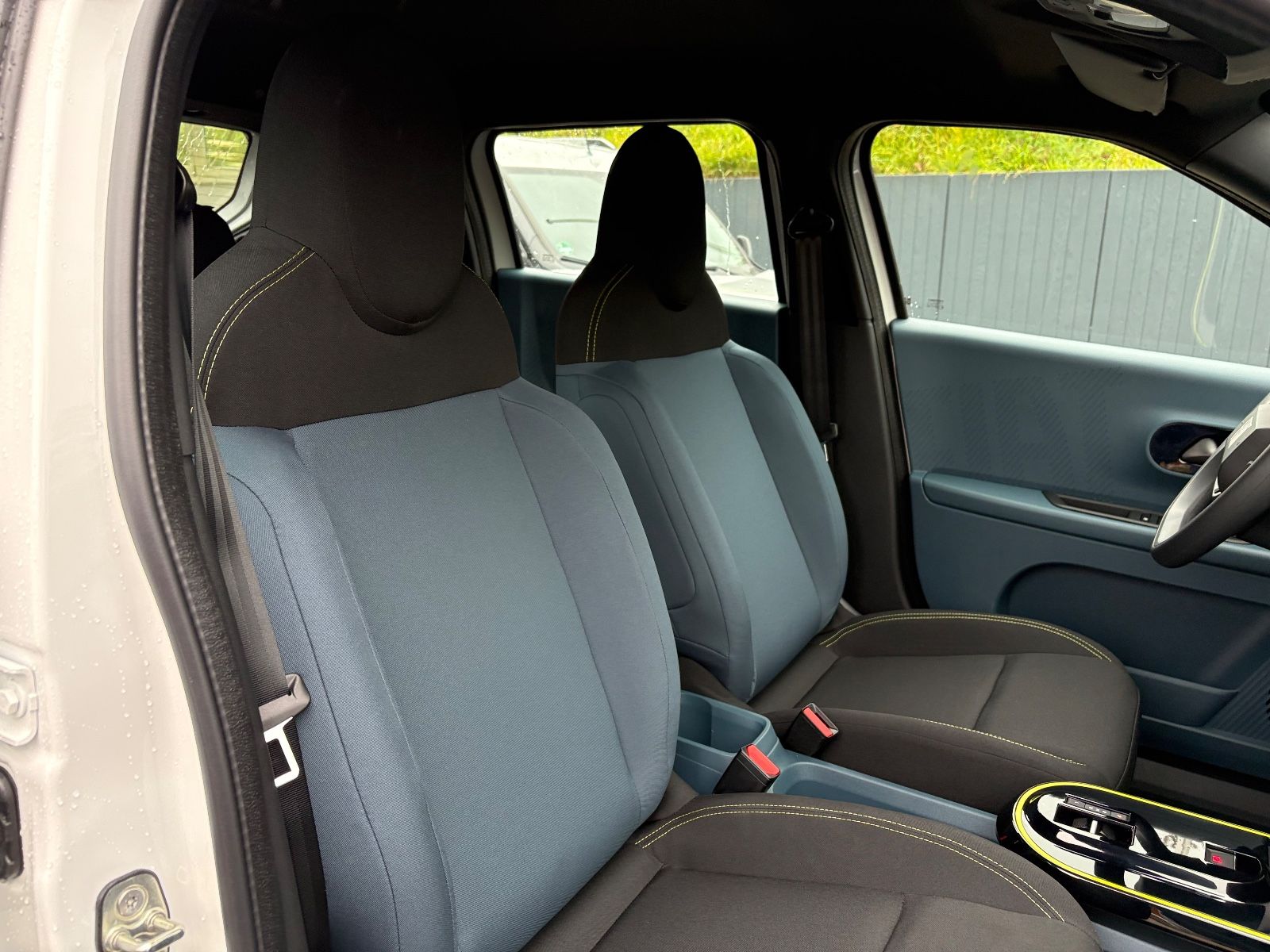 Fahrzeugabbildung Fiat Grande Panda 1.2 Hybrid AUTOMATIK, LED, CARPLAY