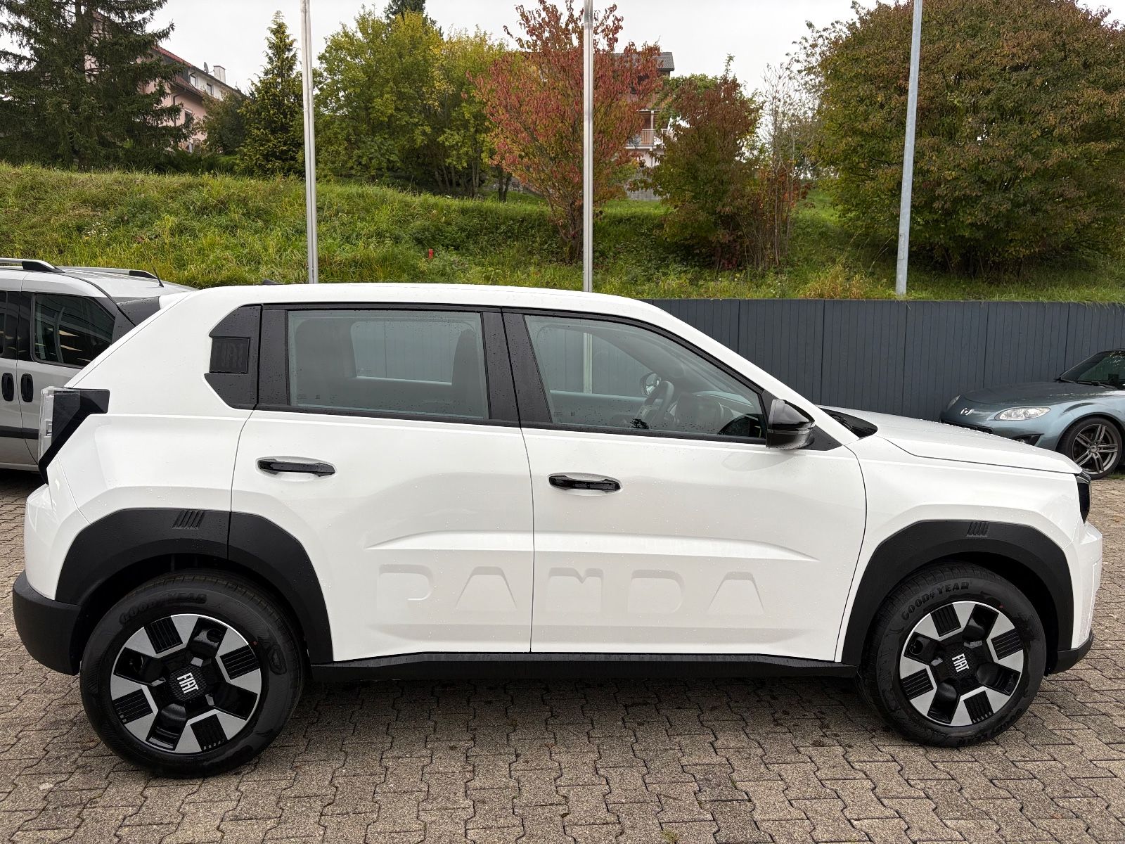 Fahrzeugabbildung Fiat Grande Panda 1.2 Hybrid AUTOMATIK, LED, CARPLAY