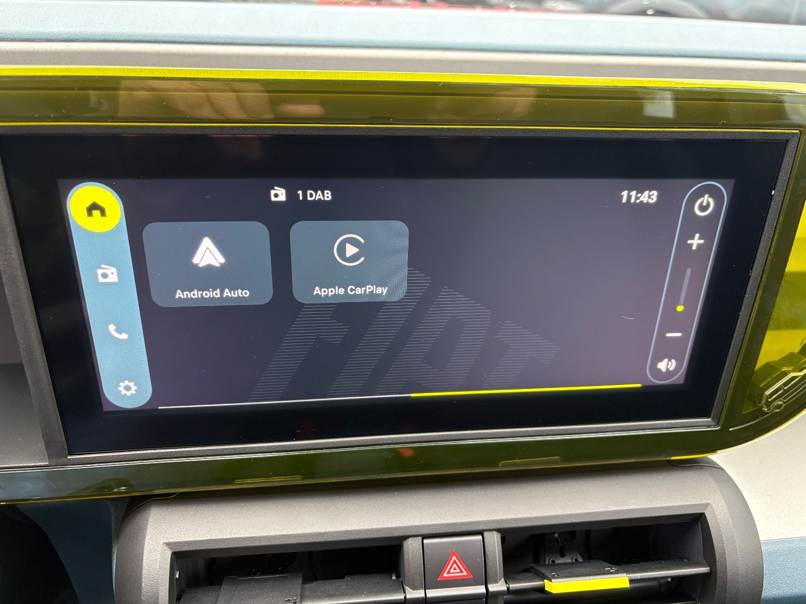 Fahrzeugabbildung Fiat Grande Panda 1.2 Hybrid AUTOMATIK, LED, CARPLAY