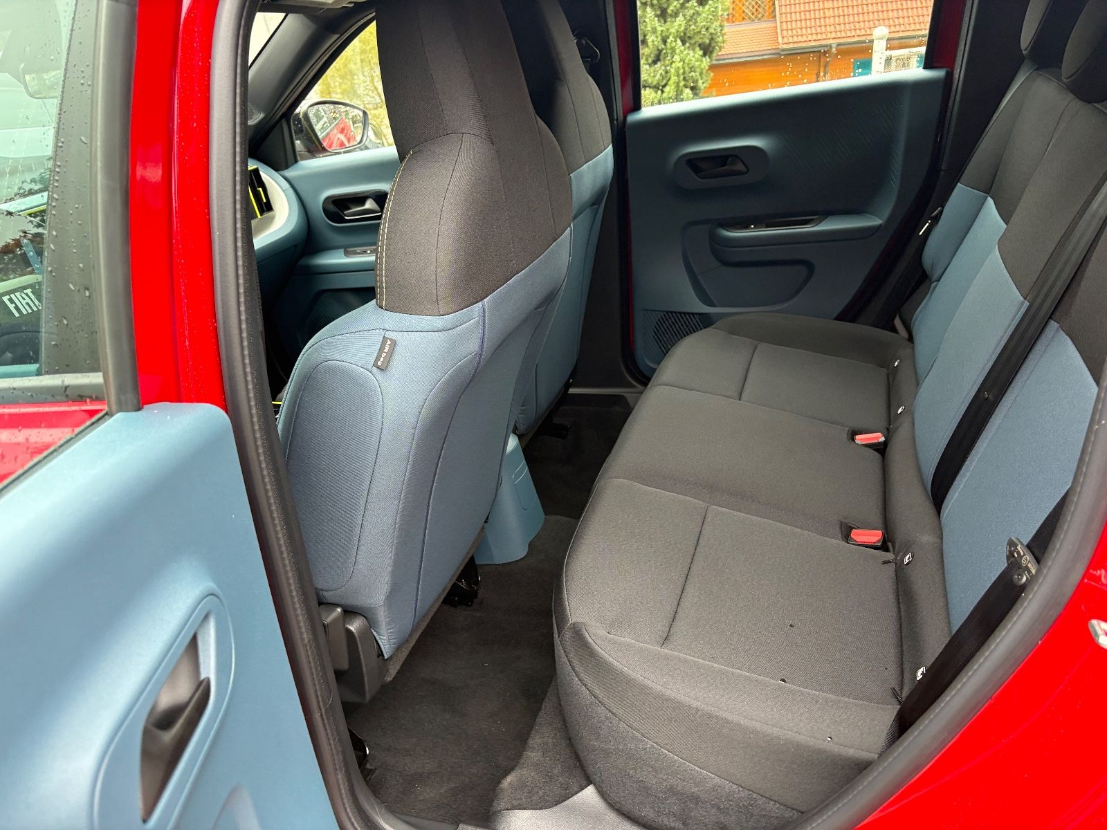 Fahrzeugabbildung Fiat Grande Panda 1.2 Hybrid AUTOMATIK, LED, CARPLAY