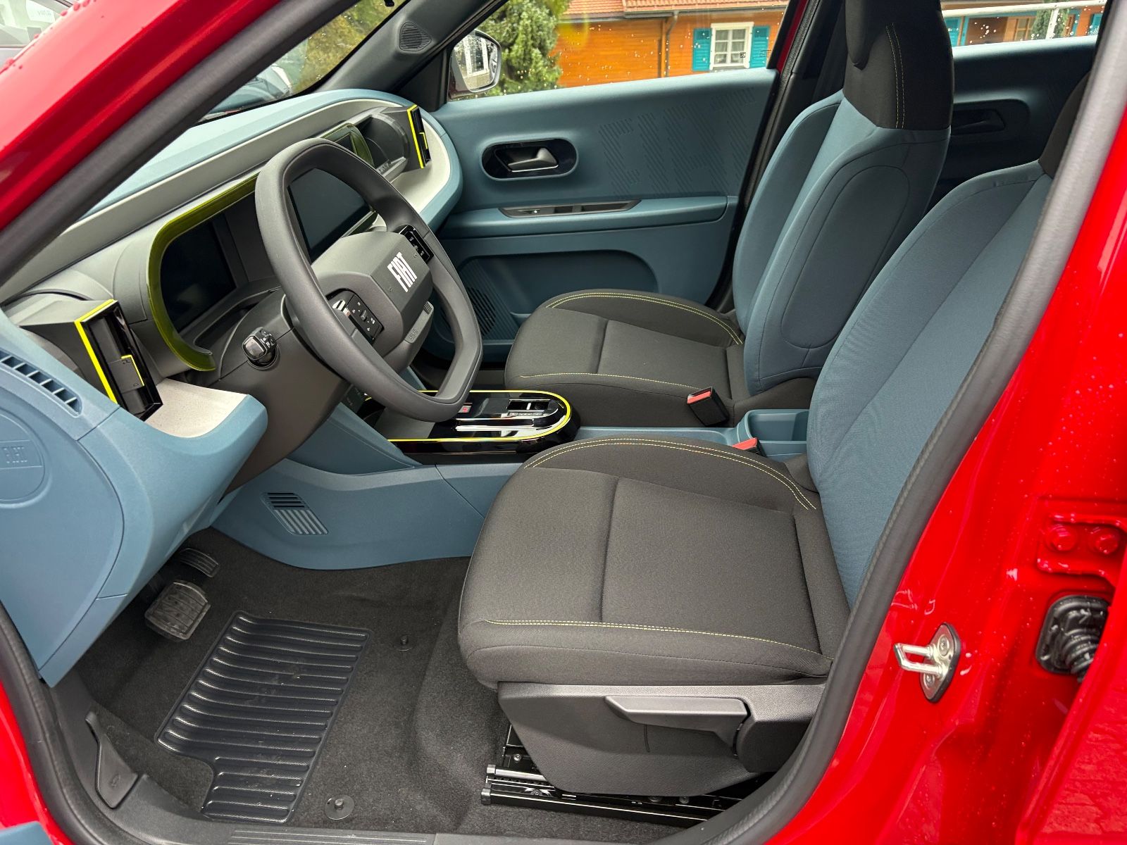 Fahrzeugabbildung Fiat Grande Panda 1.2 Hybrid AUTOMATIK, LED, CARPLAY