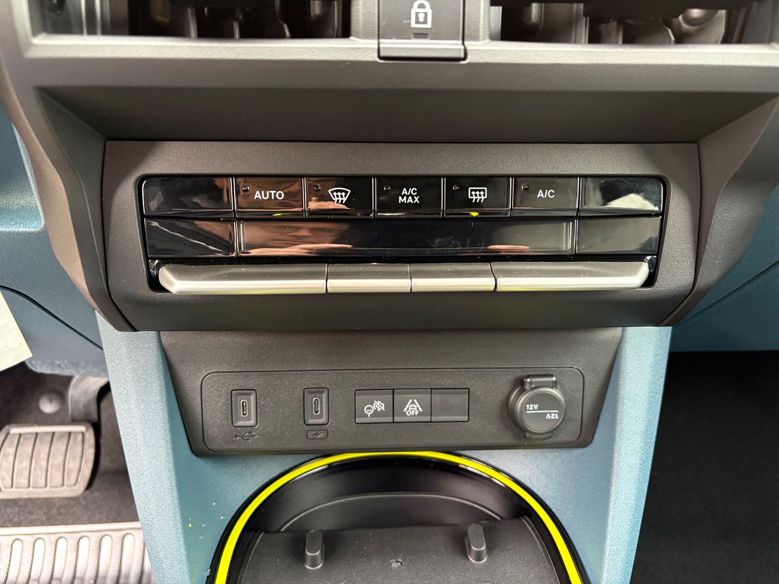 Fahrzeugabbildung Fiat Grande Panda 1.2 Hybrid  La Prima