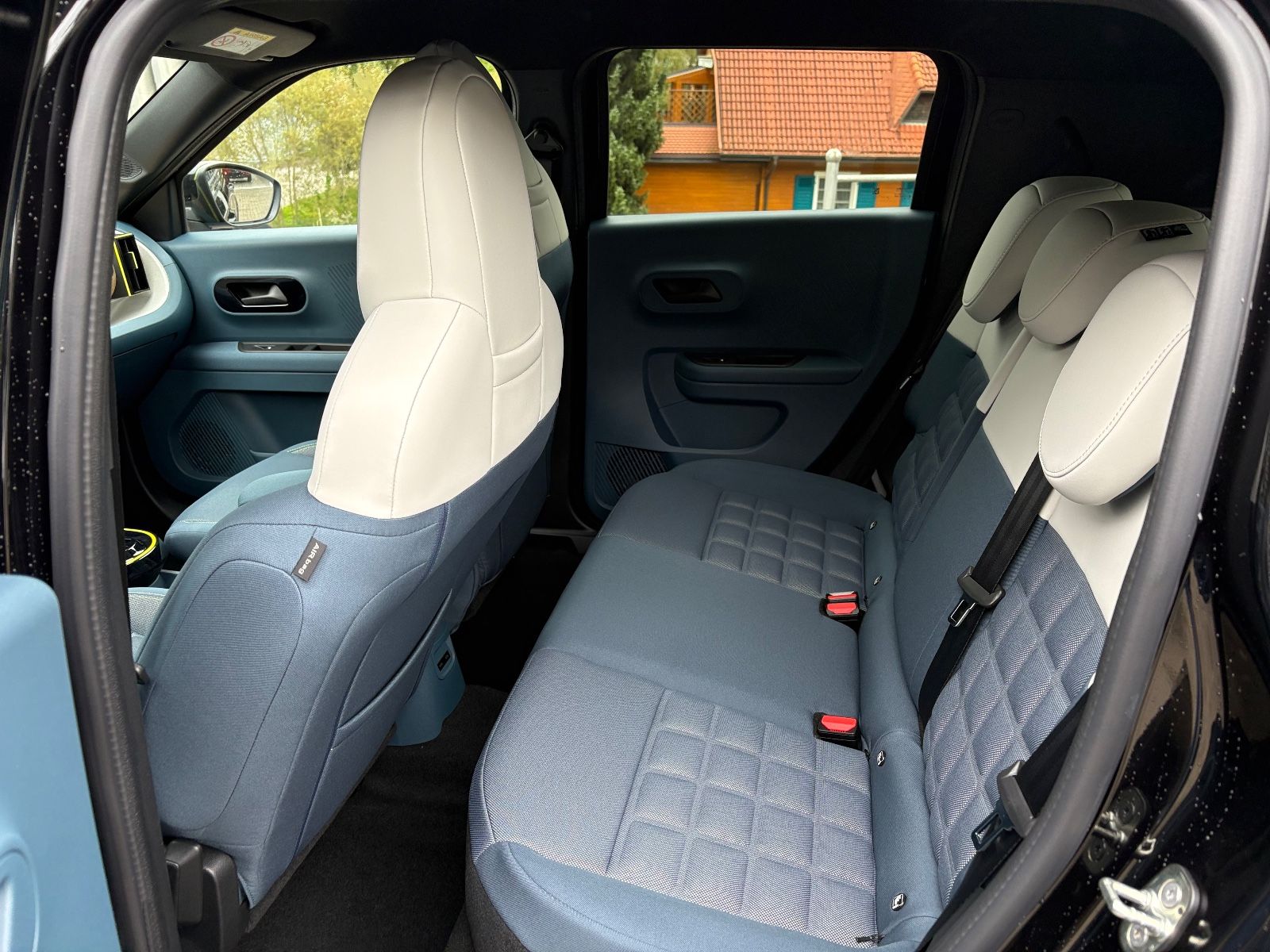 Fahrzeugabbildung Fiat Grande Panda 1.2 Hybrid  La Prima