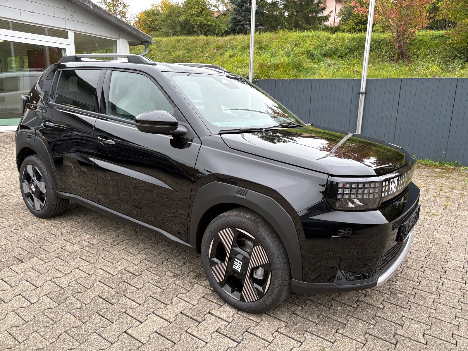 Fahrzeugabbildung Fiat Grande Panda 1.2 Hybrid  La Prima