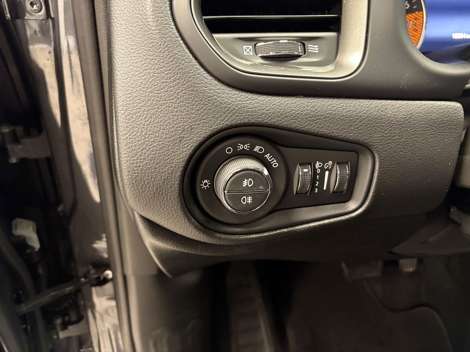 Fahrzeugabbildung Jeep Renegade AUTOMATIK, LED, KAMERA, LEDER