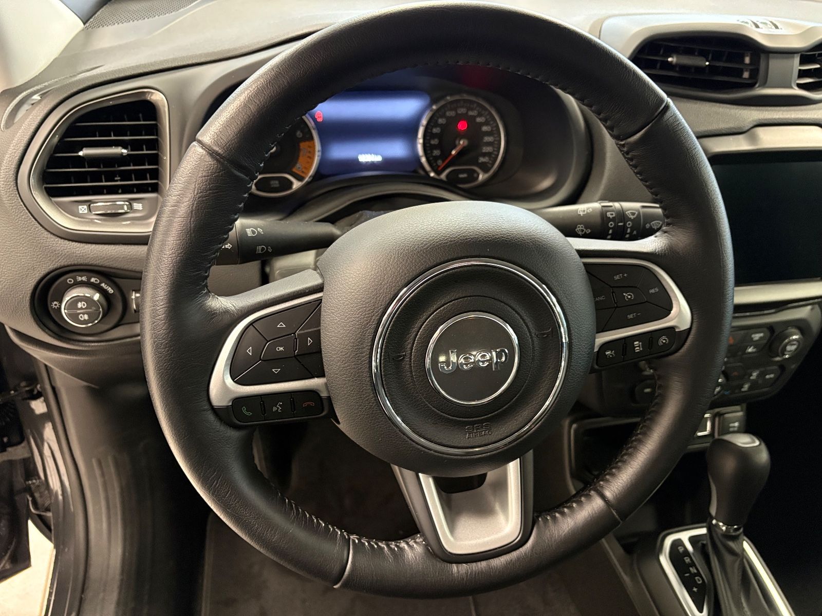 Fahrzeugabbildung Jeep Renegade AUTOMATIK, LED, KAMERA, LEDER