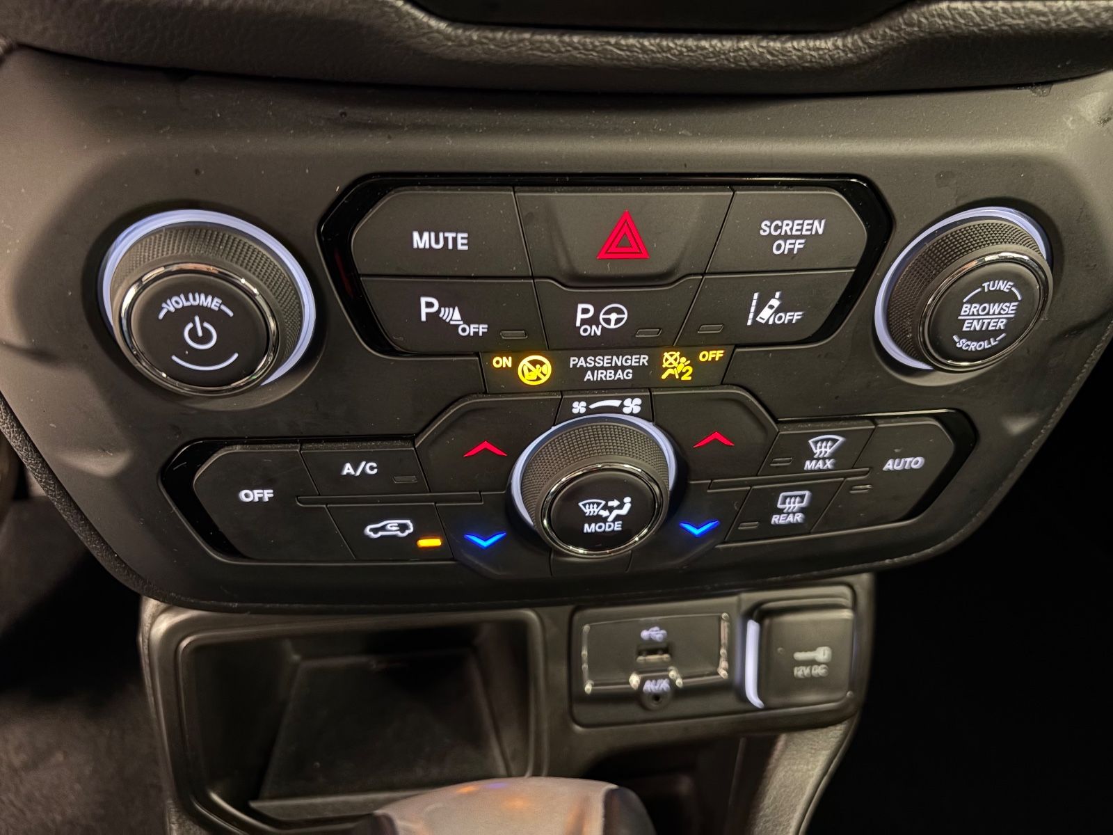 Fahrzeugabbildung Jeep Renegade AUTOMATIK, LED, KAMERA, LEDER