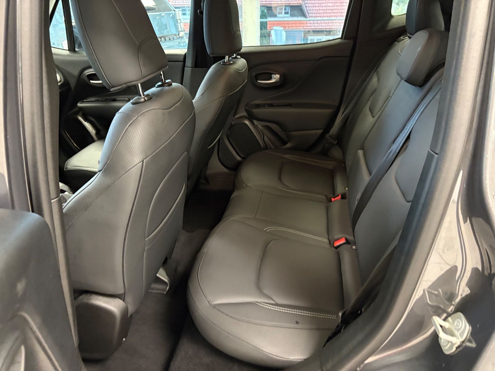Fahrzeugabbildung Jeep Renegade AUTOMATIK, LED, KAMERA, LEDER