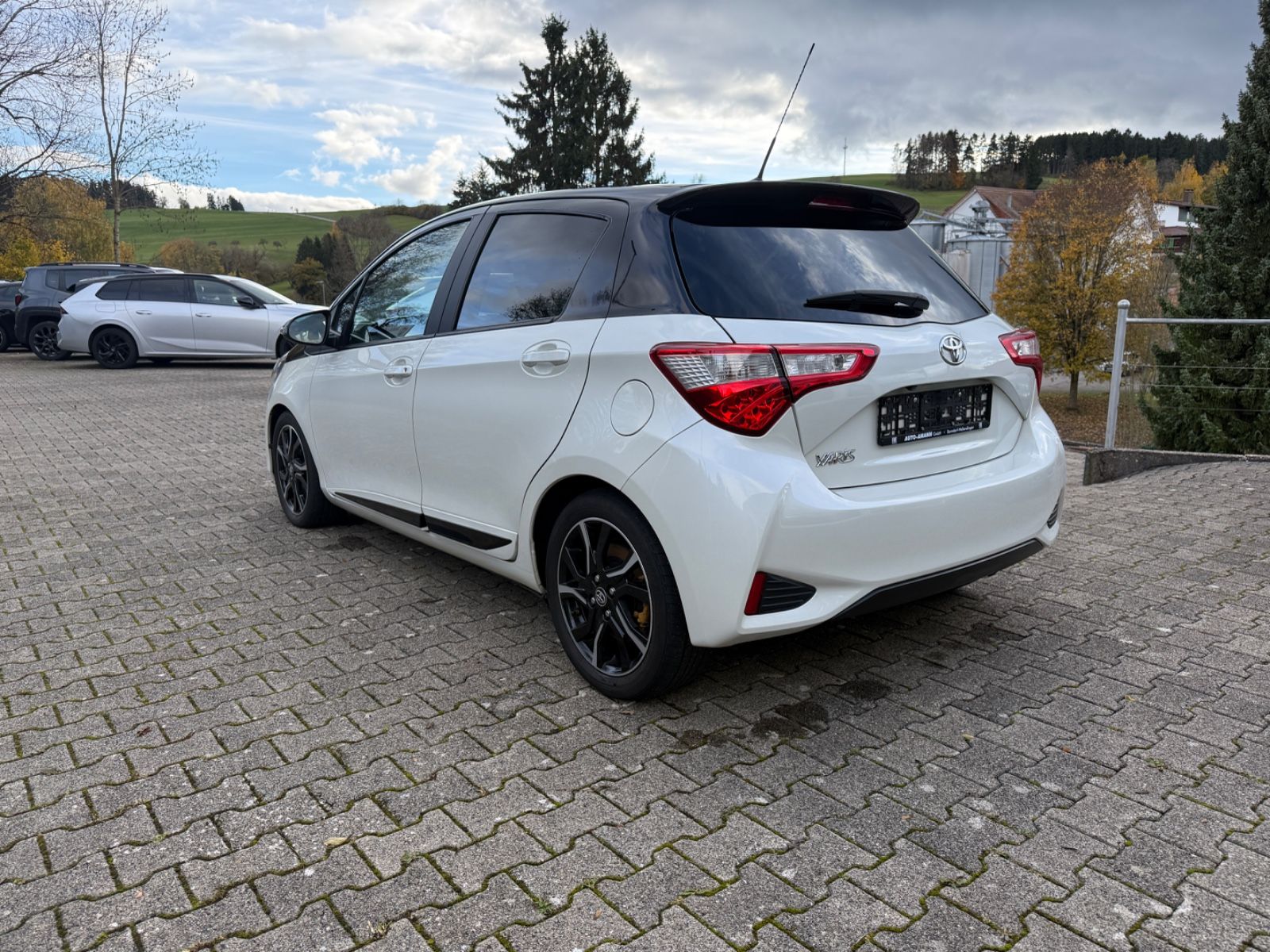 Fahrzeugabbildung Toyota Yaris NAVI, SITZHEIZUNG