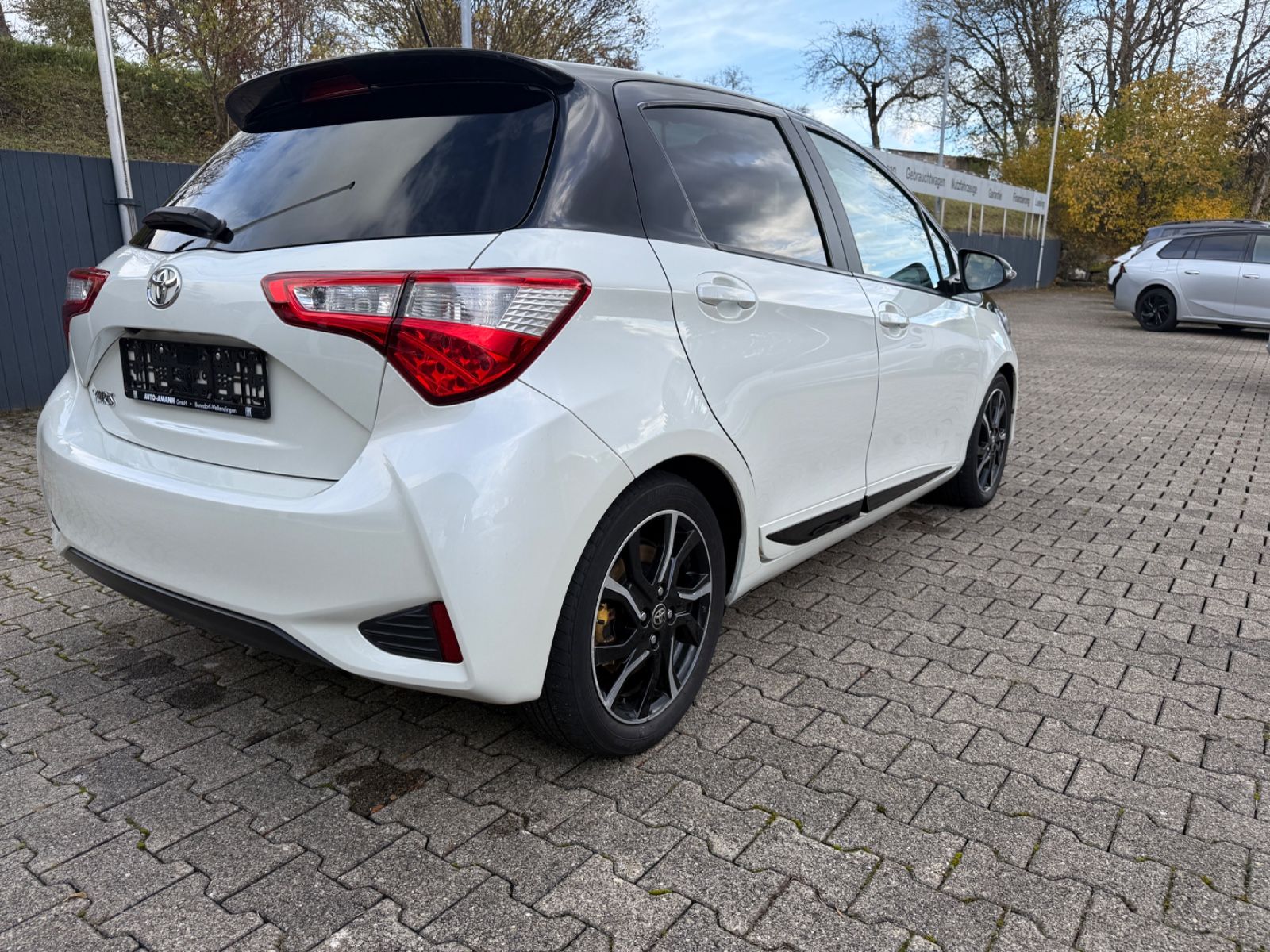 Fahrzeugabbildung Toyota Yaris NAVI, SITZHEIZUNG