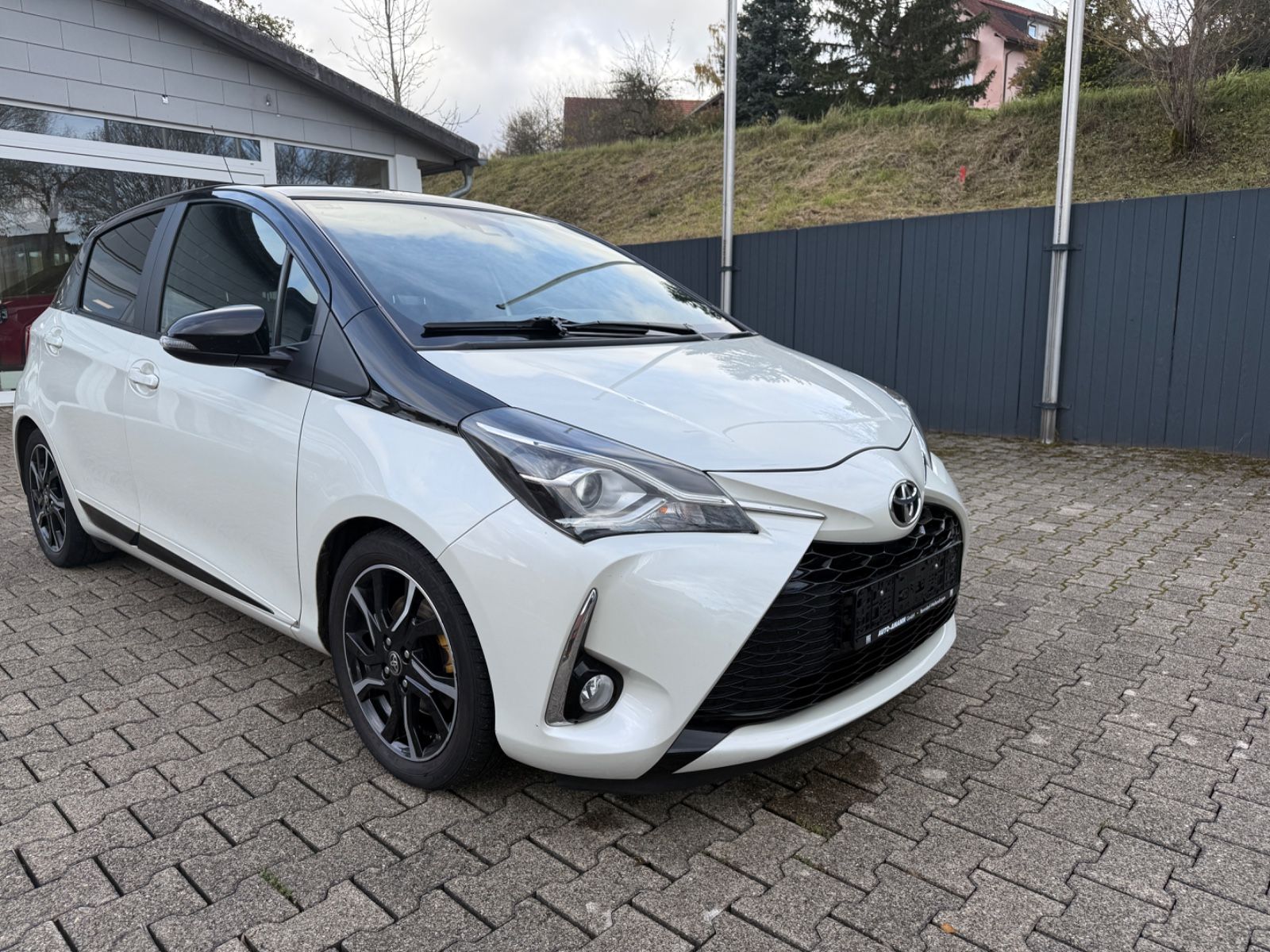Fahrzeugabbildung Toyota Yaris NAVI, SITZHEIZUNG